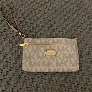 Micheal Kors wristlet